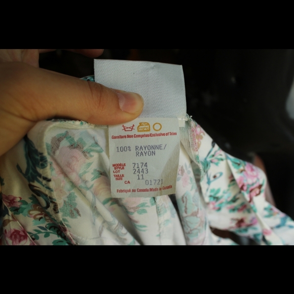 Vintage emblem floral dress - Picture 9 of 9